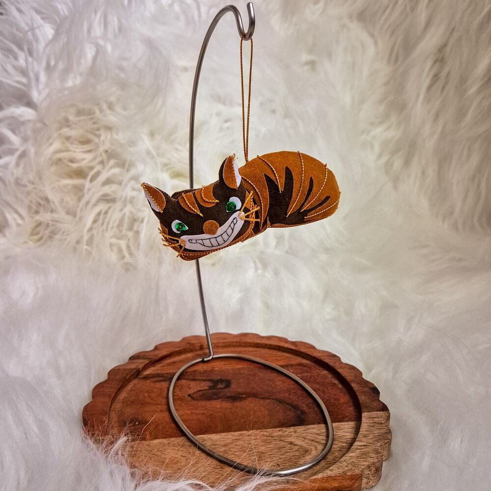 St Nicolas Cheshire Cat Alice in Wonderland Zari Embroidered Hanging Ornament